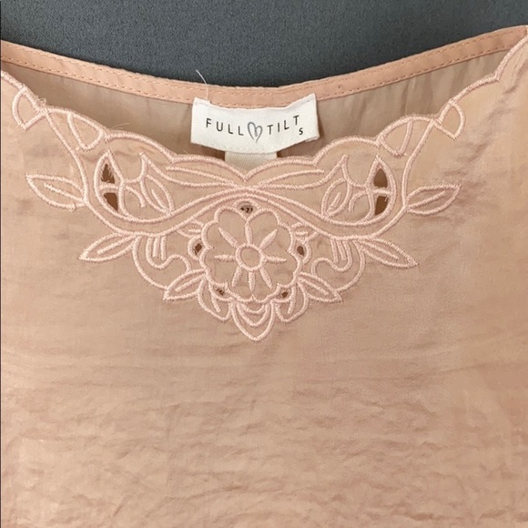 𝅺nwt satiny tank - Picture 6 of 8